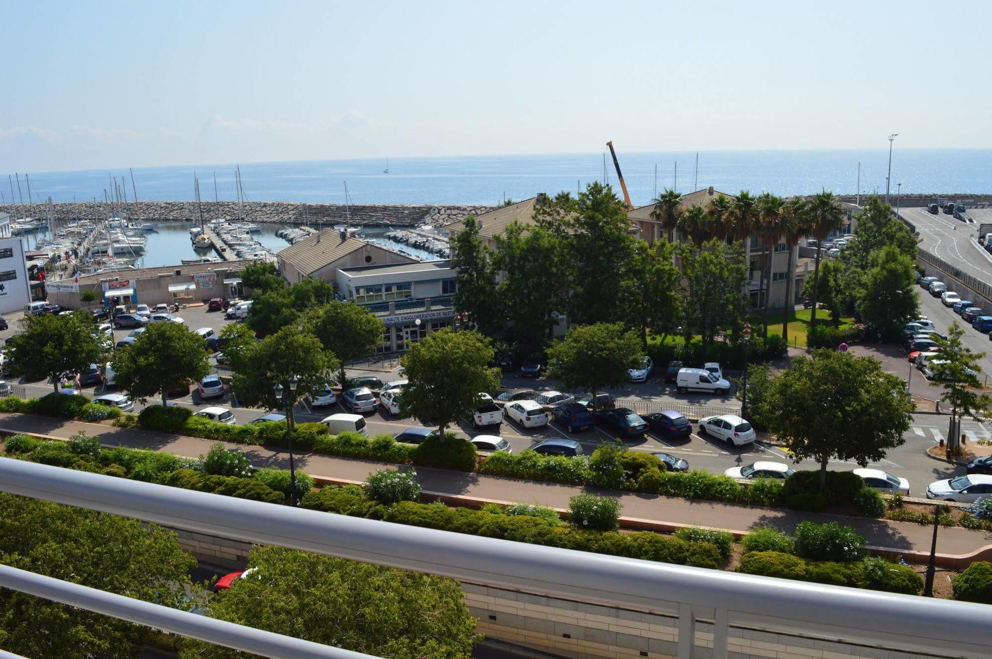 Port Toga Hotel